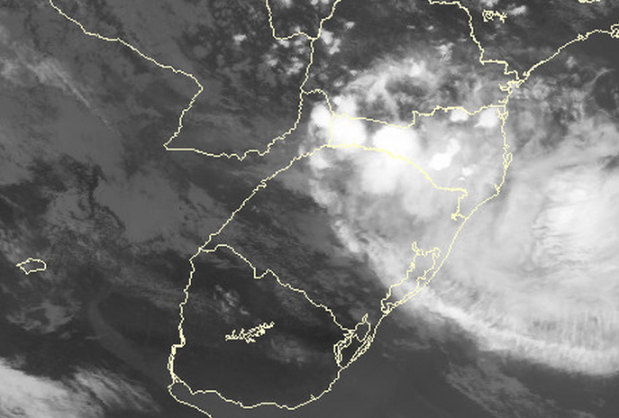 Captura do acervo GOES do INPE: infravermelho em alta resolução, 20 de abril de 2015, 18h00 UTC